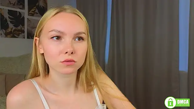 Snapshot of hey_Olivia chatting on 10-28-25, 12:52 hey Olivia online show from 10-28-25, 12:52