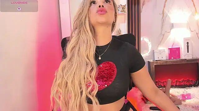 Snapshot of Agatha210 chatting on 10-18-25, 08:20 Agatha210 online show from 10-18-25, 08:20