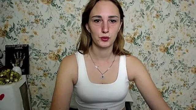 Milana Cutie  online show from 09-30-25, 06:07