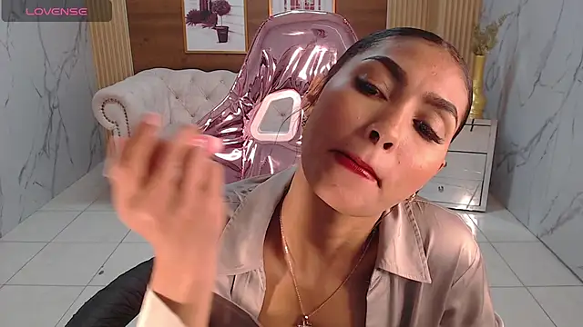 lissandra s online show from 10-27-25, 08:46