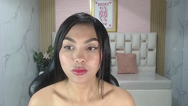 lissandra s online show from 11-21-25, 08:18