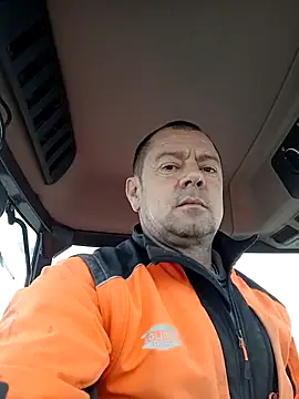 hugoboys4576 online show from 11-18-25, 08:52