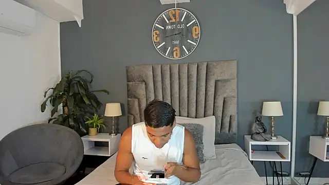 Snapshot of Zac_Haynes chatting on 10-25-25, 04:20 Zac Haynes online show from 10-25-25, 04:20