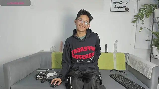 Skylerblaze  online show from 10-01-25, 12:00