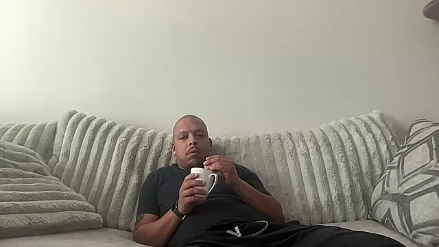 caramelizedzeus online show from 11-12-25, 03:45