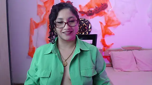 Gia Dior online show from 10-13-25, 10:10