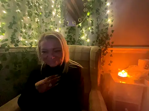 BonnyDesire online show from 11-16-25, 04:34