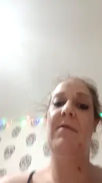 Snapshot of curvybabe88 chatting on 11-20-25, 08:47 curvybabe88 online show from 11-20-25, 08:47