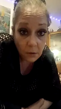 Snapshot of curvybabe88 chatting on 11-26-25, 06:42 curvybabe88 online show from 11-26-25, 06:42