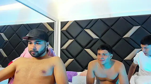 Hot Threesomee online show from 11-21-25, 01:10