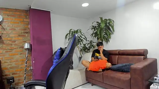 Hot Threesomee online show from 11-22-25, 01:21