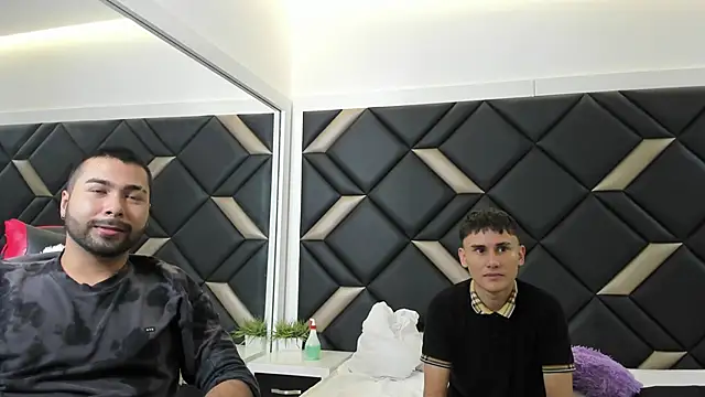 Hot Threesomee online show from 11-25-25, 01:11