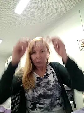 JenyJansi online show from 09-17-25, 07:15