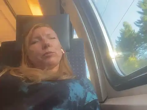 JenyJansi online show from 09-19-25, 03:45