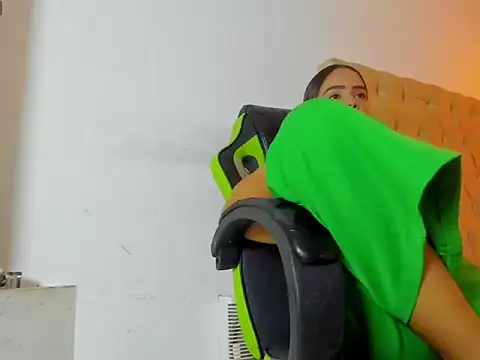 Naomis 35 online show from 10-15-25, 07:47