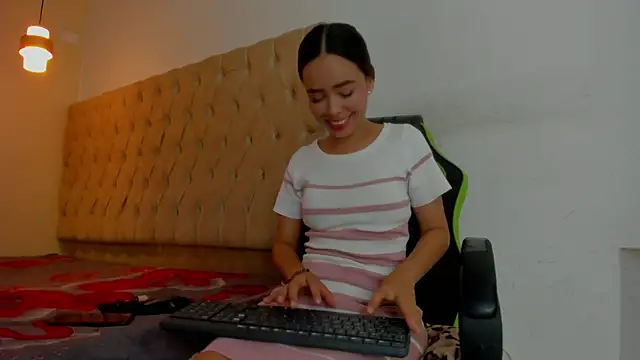 Naomis 35 online show from 01-15-26, 07:39