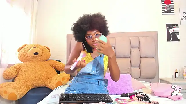 Beauty Luci online show from 10-20-25, 07:58