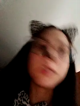 Snapshot of linameii chatting on 10-29-25, 03:20 linameii online show from 10-29-25, 03:20