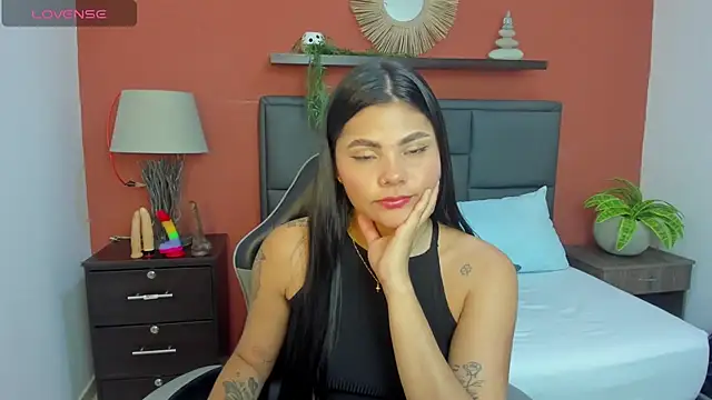 molly lovee  online show from 11-24-25, 06:40