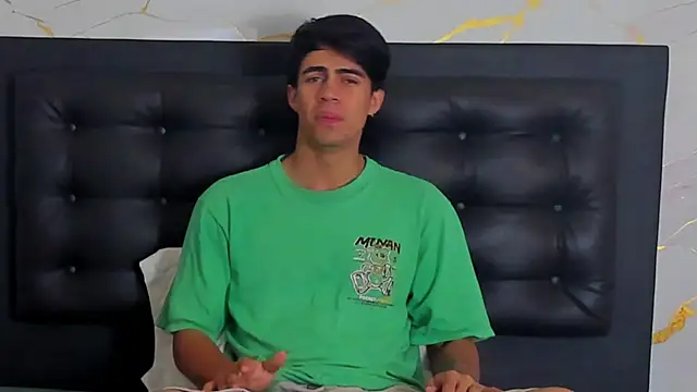 cody pipper  online show from 10-09-25, 01:20