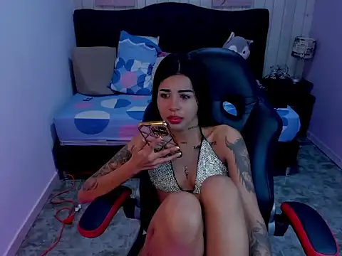 Violet Cooper  online show from 09-29-25, 12:05