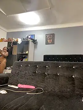 Daavikolovivi online show from 10-25-25, 04:09