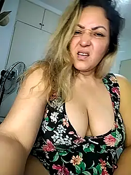 Lunita86 online show from 10-24-25, 02:13