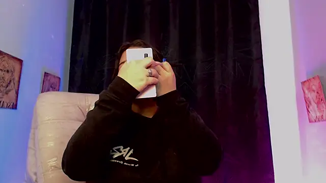 queen salomme online show from 12-21-25, 10:11