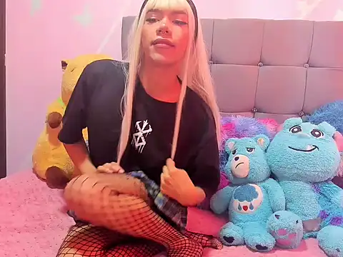 Snapshot of khloe_vixen chatting on 09-17-25, 01:02 khloe vixen online show from 09-17-25, 01:02