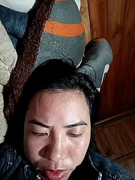 Snapshot of tulipsexy chatting on 10-21-25, 01:12 tulipsexy online show from 10-21-25, 01:12