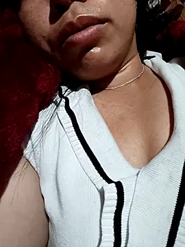 Snapshot of tulipsexy chatting on 10-26-25, 10:25 tulipsexy online show from 10-26-25, 10:25