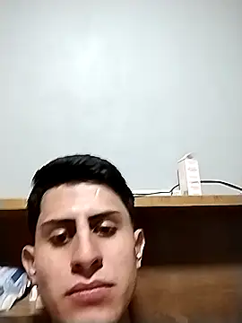 Snapshot of MANU10R27 chatting on 09-17-25, 07:32 MANU10R27 online show from 09-17-25, 07:32