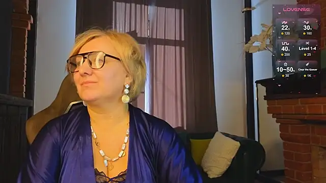 Marta Wils online show from 10-24-25, 03:47