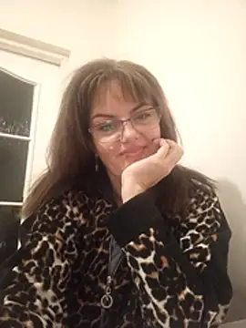 ValeriaLove43211 online show from 11-06-25, 06:53