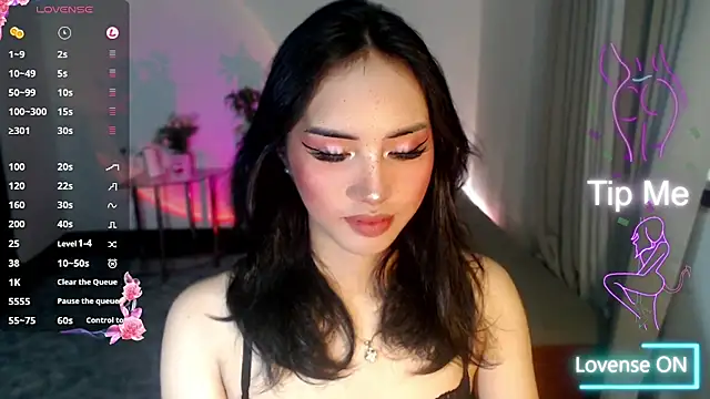 Snapshot of Divine_Goddesss chatting on 10-01-25, 03:34 Divine Goddesss online show from 10-01-25, 03:34