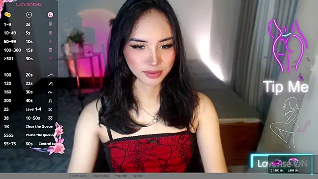 Snapshot of Divine_Goddesss chatting on 10-18-25, 04:04 Divine Goddesss online show from 10-18-25, 04:04