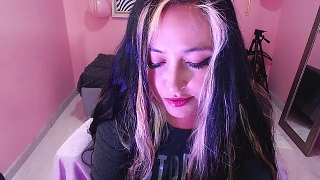 Bunny poison online show from 10-28-25, 01:58