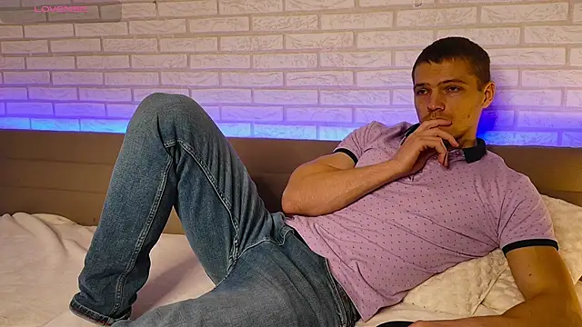 GarettVoss online show from 11-19-25, 06:35