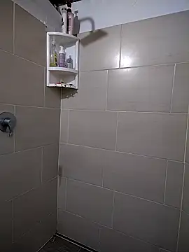 Suzanelee1 online show from 10-07-25, 03:04