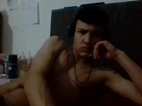 Snapshot of El_awo_ chatting on 09-22-25, 04:14 El awo online show from 09-22-25, 04:14