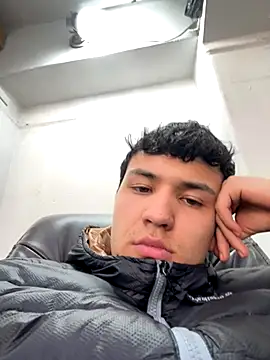 Snapshot of El_awo_ chatting on 10-12-25, 08:41 El awo online show from 10-12-25, 08:41