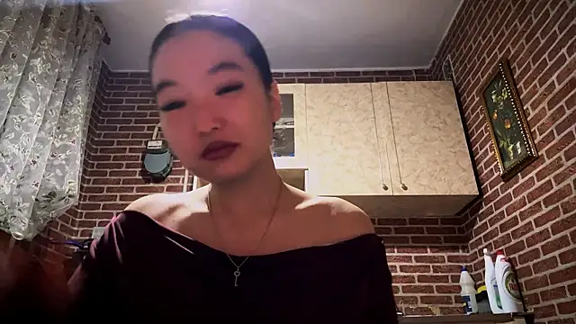 EmmaLeexth online show from 12-15-25, 01:59