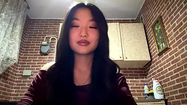 EmmaLeexth online show from 12-22-25, 02:03