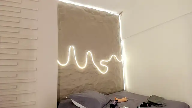 Naomy gyal online show from 11-14-25, 07:12