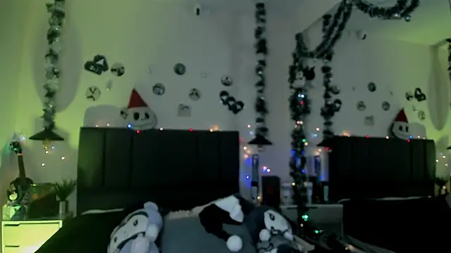 SabrinaV  online show from 11-27-25, 11:23