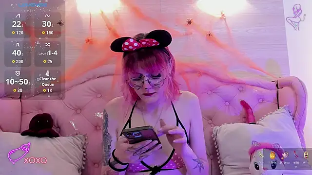 Rossiie Hunt  online show from 10-15-25, 05:13