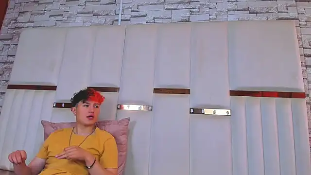 Snapshot of ANLLELOAndANGELA chatting on 10-10-25, 03:55 ANLLELOAndANGELA online show from 10-10-25, 03:55