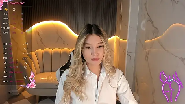 Emma1 b  online show from 10-02-25, 08:27
