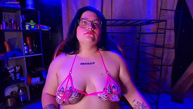 Miilaa    online show from 11-14-25, 04:11