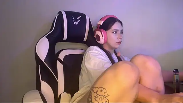 AdrianaRudin online show from 10-02-25, 07:37